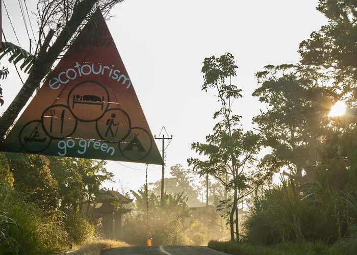 ゲストハウス Bukit Kembar Ecotourism