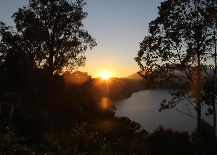 ゲストハウス Bukit Kembar Ecotourism
